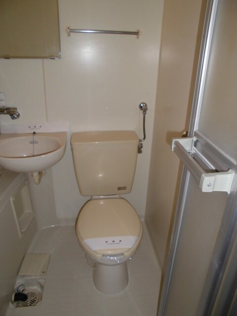 物件内観写真10　(別号室の写真になります)