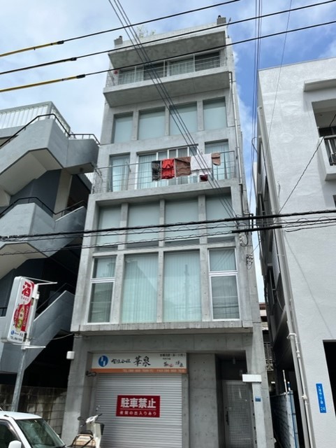 燕 Une piece chaude
