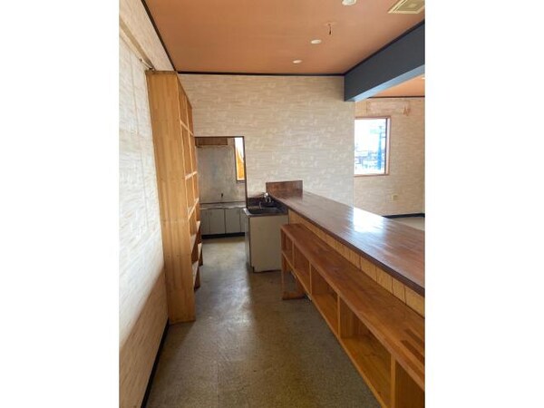 居室(カウンター裏)