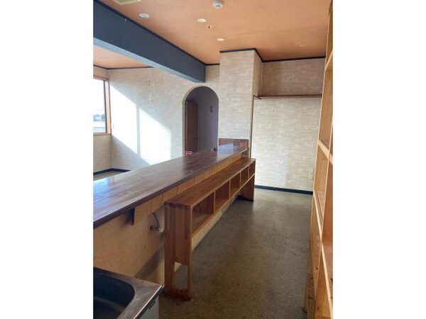 居室(カウンター裏)