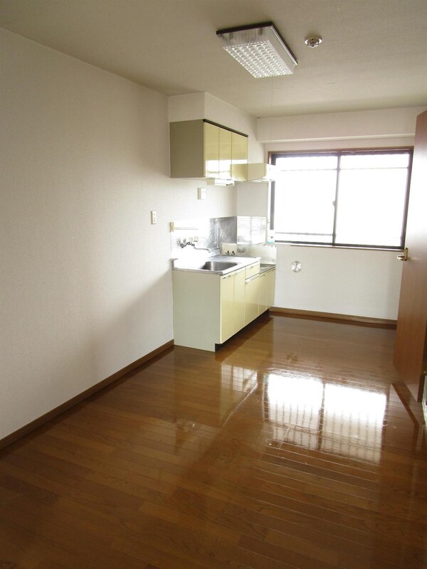 居室(ダイニングキッチン)