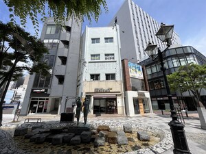安斎ビル（小）外観写真
