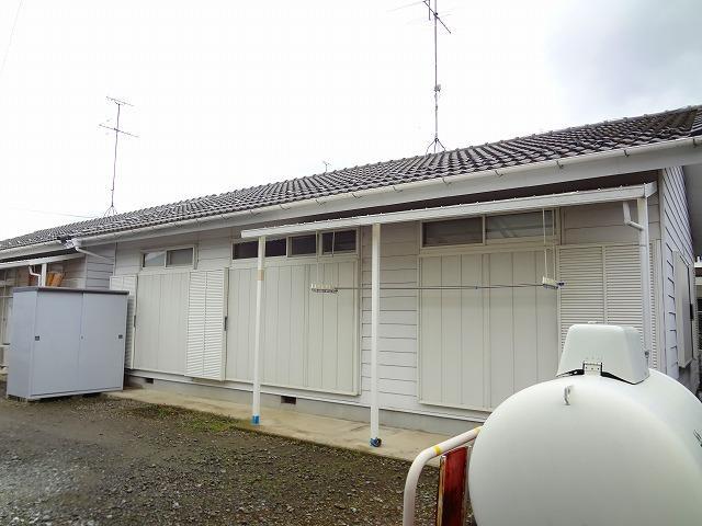 石塚貸家
