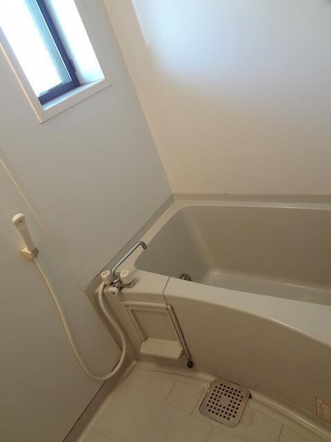 物件内観写真7　(追い炊きついています)