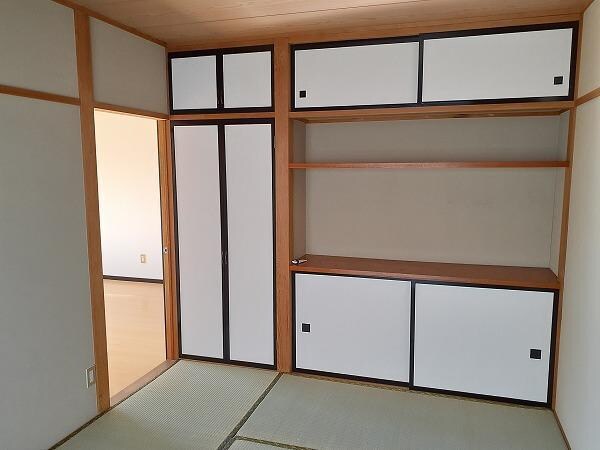 物件内観写真4　(東側和室)
