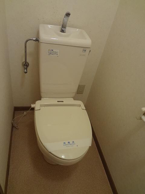 物件内観写真5　(トイレ)