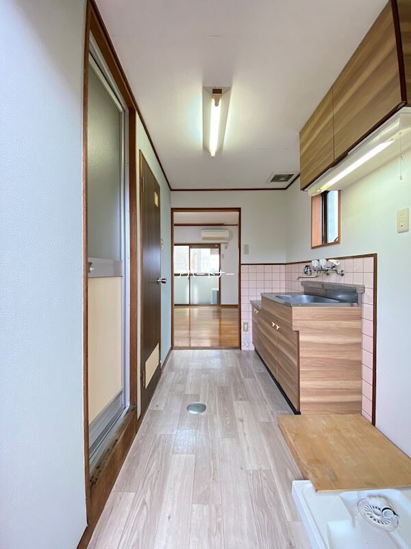 物件内観写真7　(玄関)