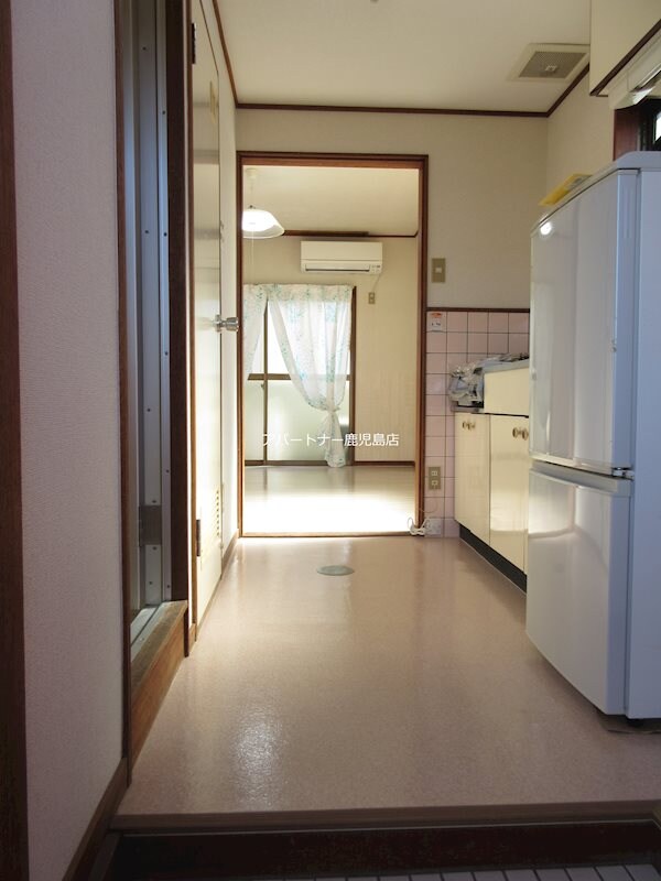 物件内観写真7　(玄関)