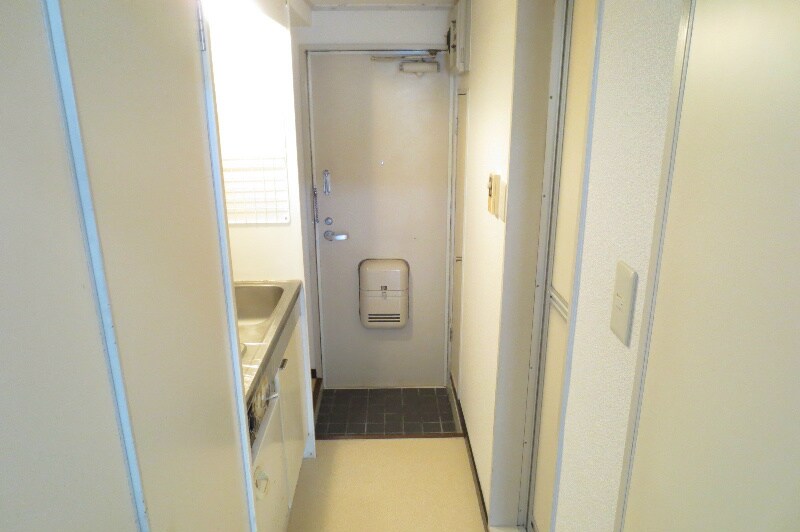 物件内観写真17　(玄関)