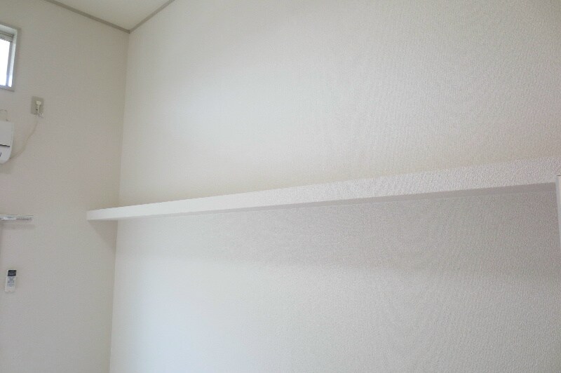 物件内観写真31　(居室上部棚付)