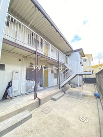 指宿枕崎線 南鹿児島駅 2階建 築41年の外観写真