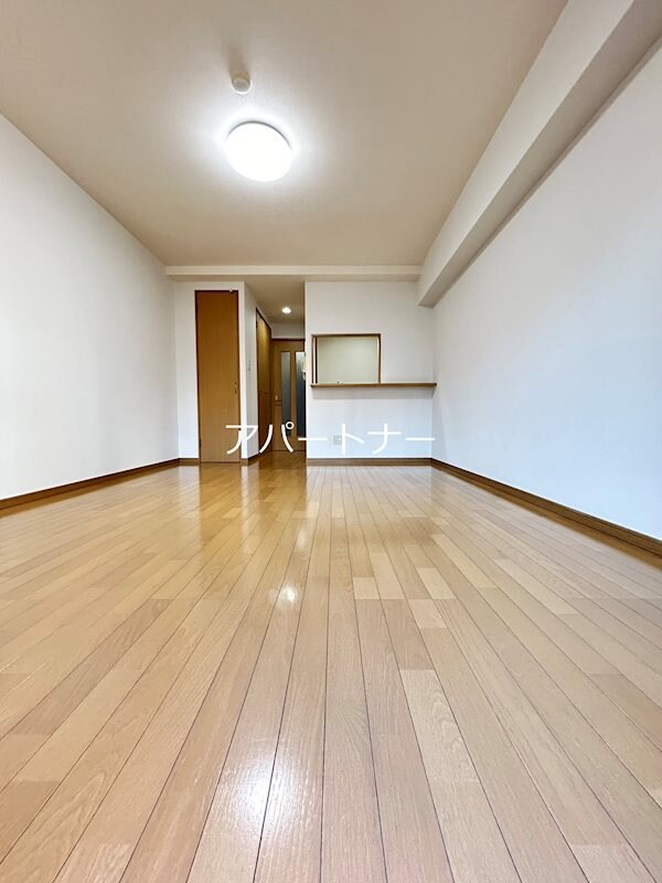 物件内観写真2　(現状優先※別階同号室)