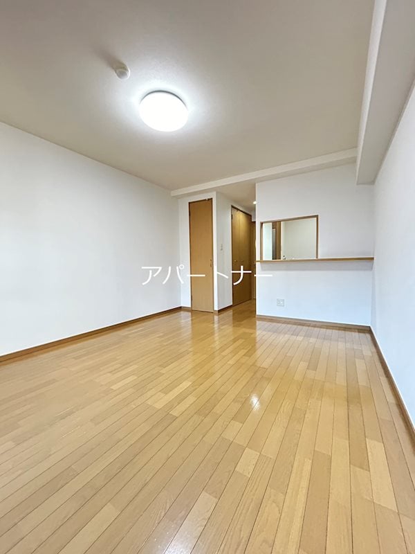 物件内観写真6　(現状優先※別階同号室)