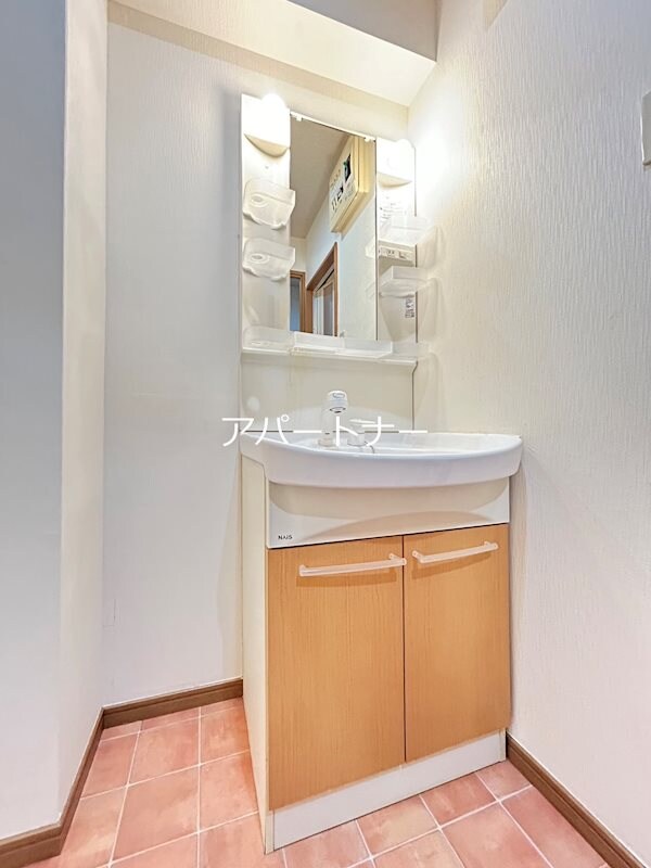 物件内観写真10　(現状優先※別階同号室)