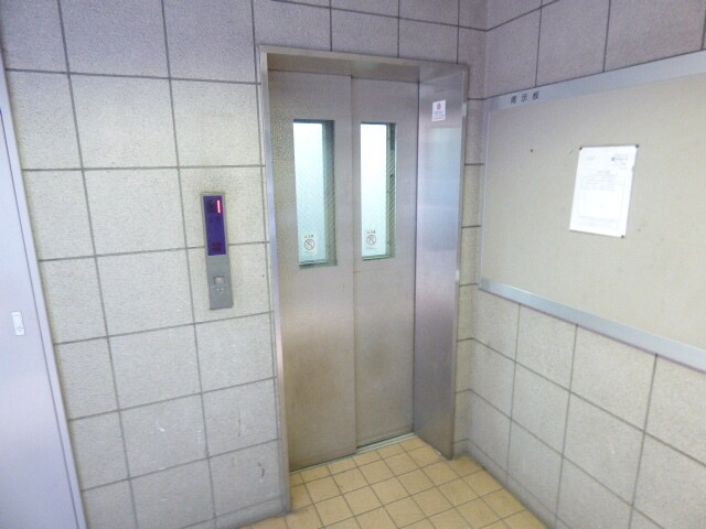 物件外観写真5　(エレベーターあります♪)