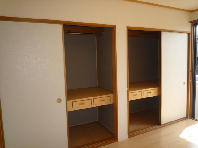 物件内観写真7　(【他号室参考写真】収納たっぷり！)
