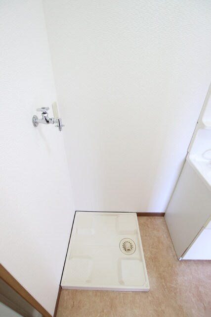 物件内観写真11　(室内洗濯機置場)