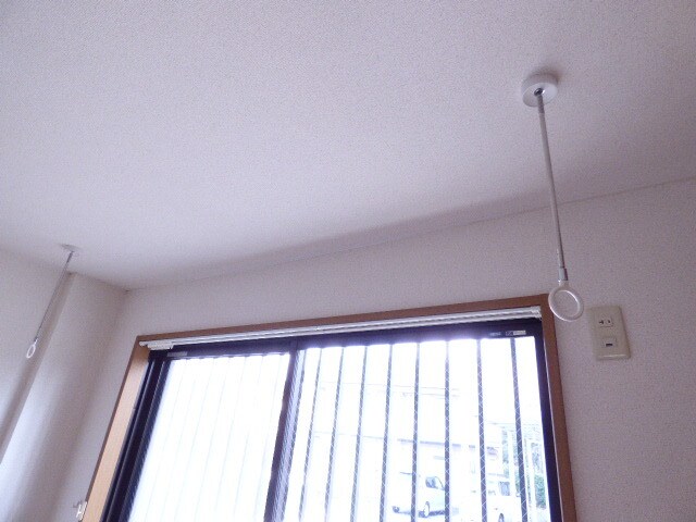 物件内観写真17　(雨天時に活躍の室内物干し☆)