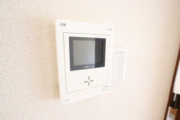 セキュリティ(モニター付ドアフォンなので、防犯対策になりますね♪)
