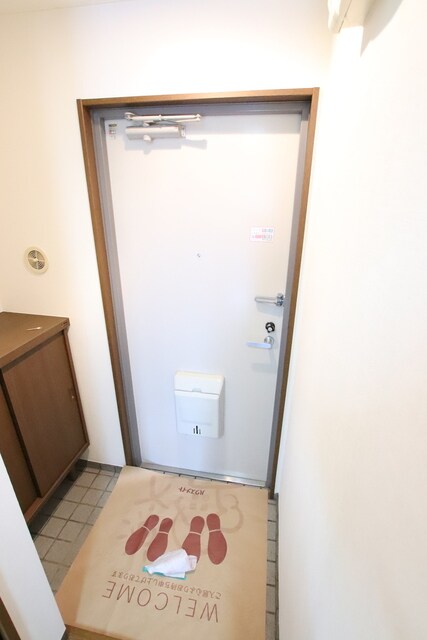 物件内観写真10　(シューズボックスがあるので靴が片付きます)