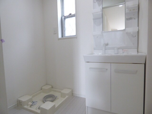 物件内観写真11　(【別室参考写真】洗濯機置場)