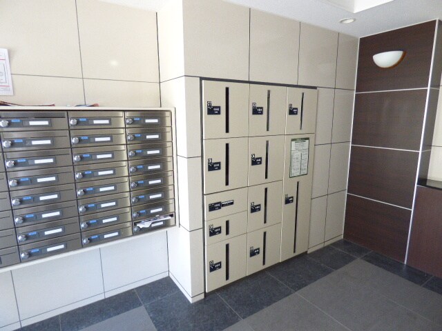 物件外観写真7　(宅配ＢＯＸあります。)