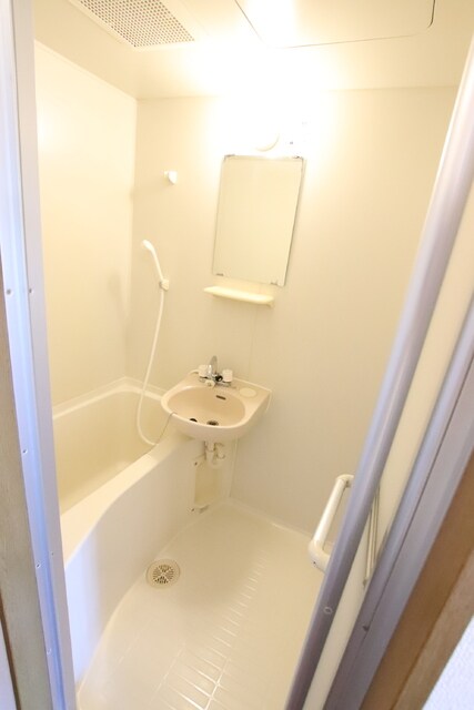 物件内観写真6　(お風呂です)