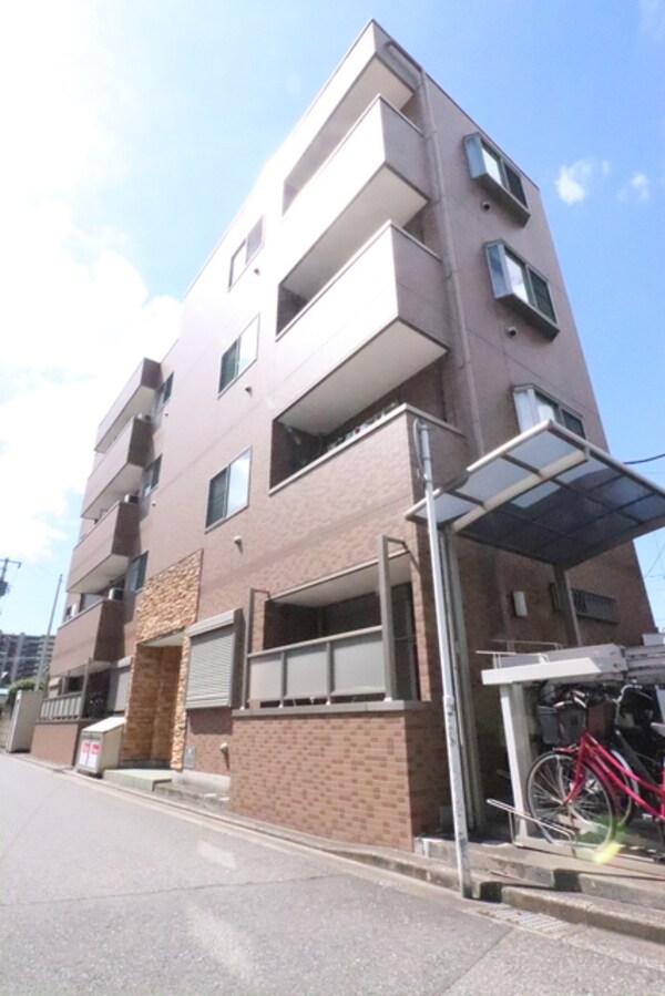 外観(ペットと暮らせるオートロック付きマンションです♪)