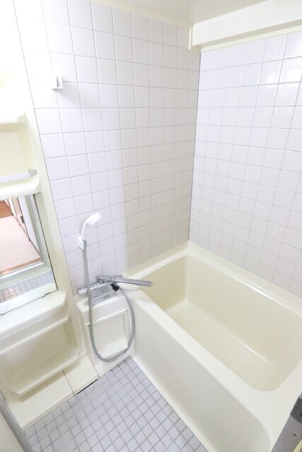 物件内観写真11　(お風呂で1日の疲れもスッキリ。)