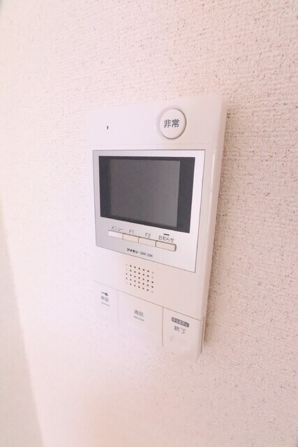 物件内観写真19　(モニター付きインターホンで来訪者のお顔が確認できます。)