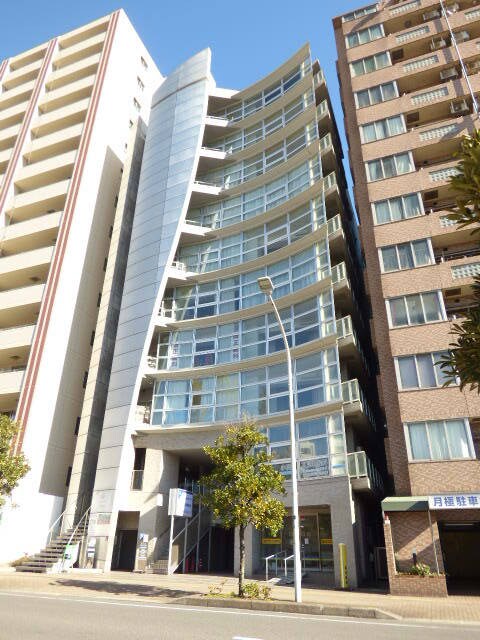 物件外観写真1　(お洒落なデザイナーズマンションです)