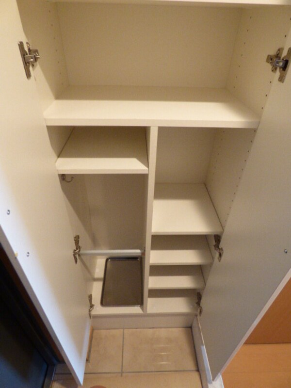 玄関(シューズＢＯＸはたっぷり♪)
