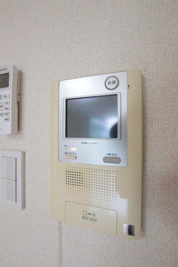 セキュリティ(モニター付きインターホンです！)