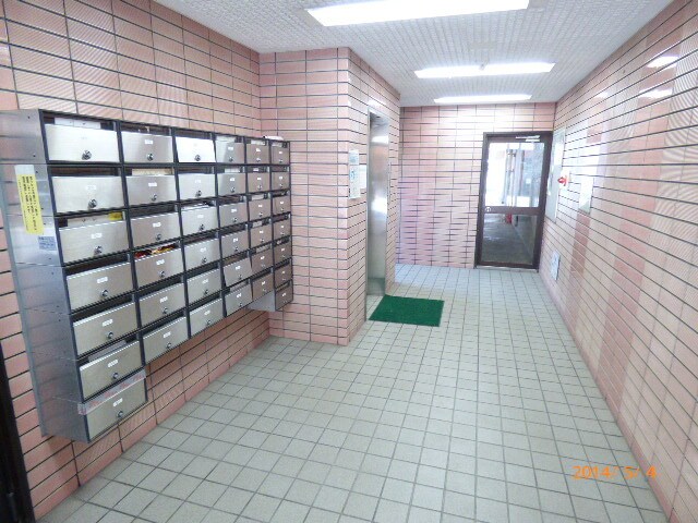 物件外観写真3　(エントランスです)