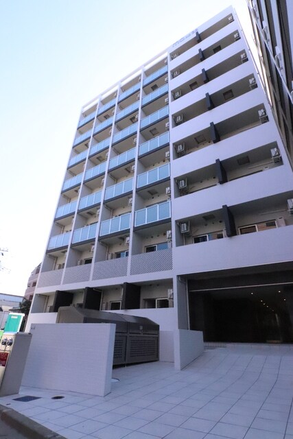 物件外観写真2　(オートロック付き1LDKマンション。)