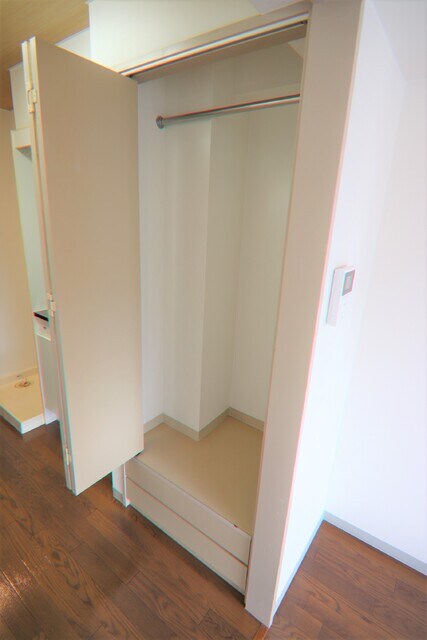 物件内観写真17　(クローゼット収納です)