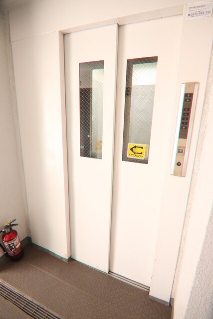 物件外観写真3　(エレベーターで上層階でも楽々)