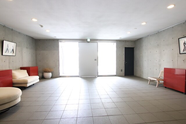 物件外観写真3　(ロビーの様子です)