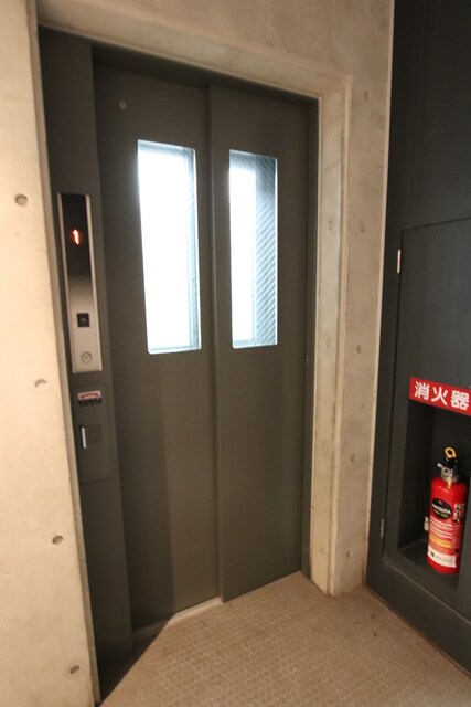 物件外観写真7　(エレベーターつきです)