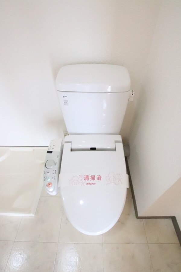 トイレ(トイレには温水洗浄便座がついております☆)