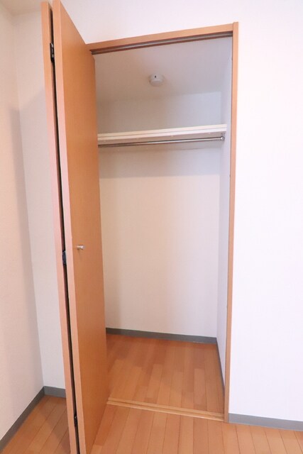 物件内観写真16　(クローゼットもあり、便利なお部屋です。)