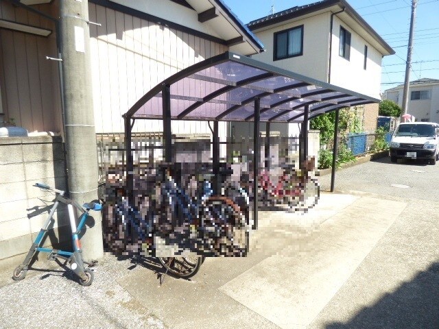 物件外観写真3　(駐輪場あります♪)