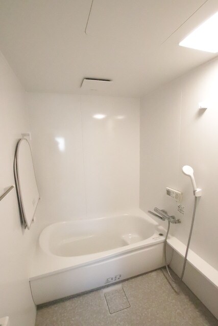 物件内観写真9　(バスです)