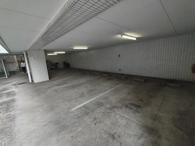 物件外観写真3　(【空要確認】平置き駐車場)