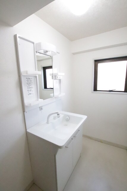 物件内観写真13　(洗面台です)
