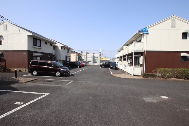 物件外観写真2　(敷地内駐車場あります♪(要空確認))