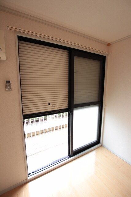 物件内観写真24　(シャッター雨戸あります♪)