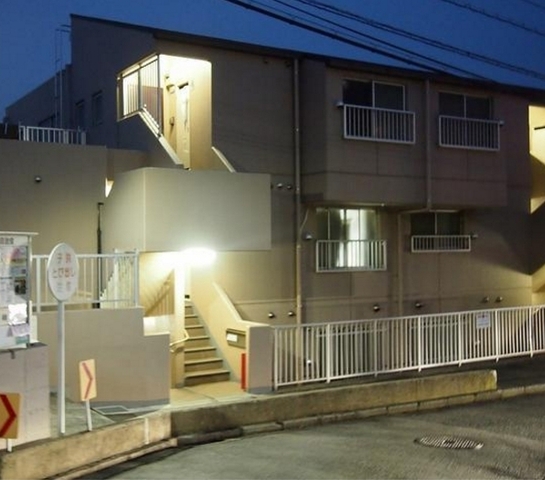 コスモＹＯＫＯＨＡＭＡ藤棚