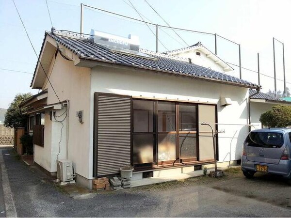 外観(シンプルな平屋の木造建です)