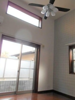 物件内観写真3　(6.6帖のきれいな洋室。)